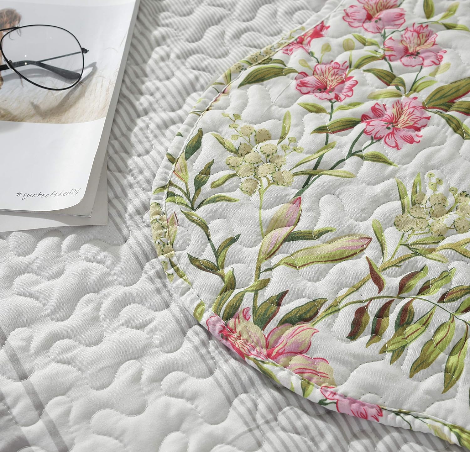 AYSW All Season Bedspread 3 PCS Revisible Printed Floral Lightweight Quilt Set Embroidered Bedspread Coverlets Bed Throw with 2 Shams Hypoallergenic Vintage Style (230x250)CM (Double/King Pattern #4) 7