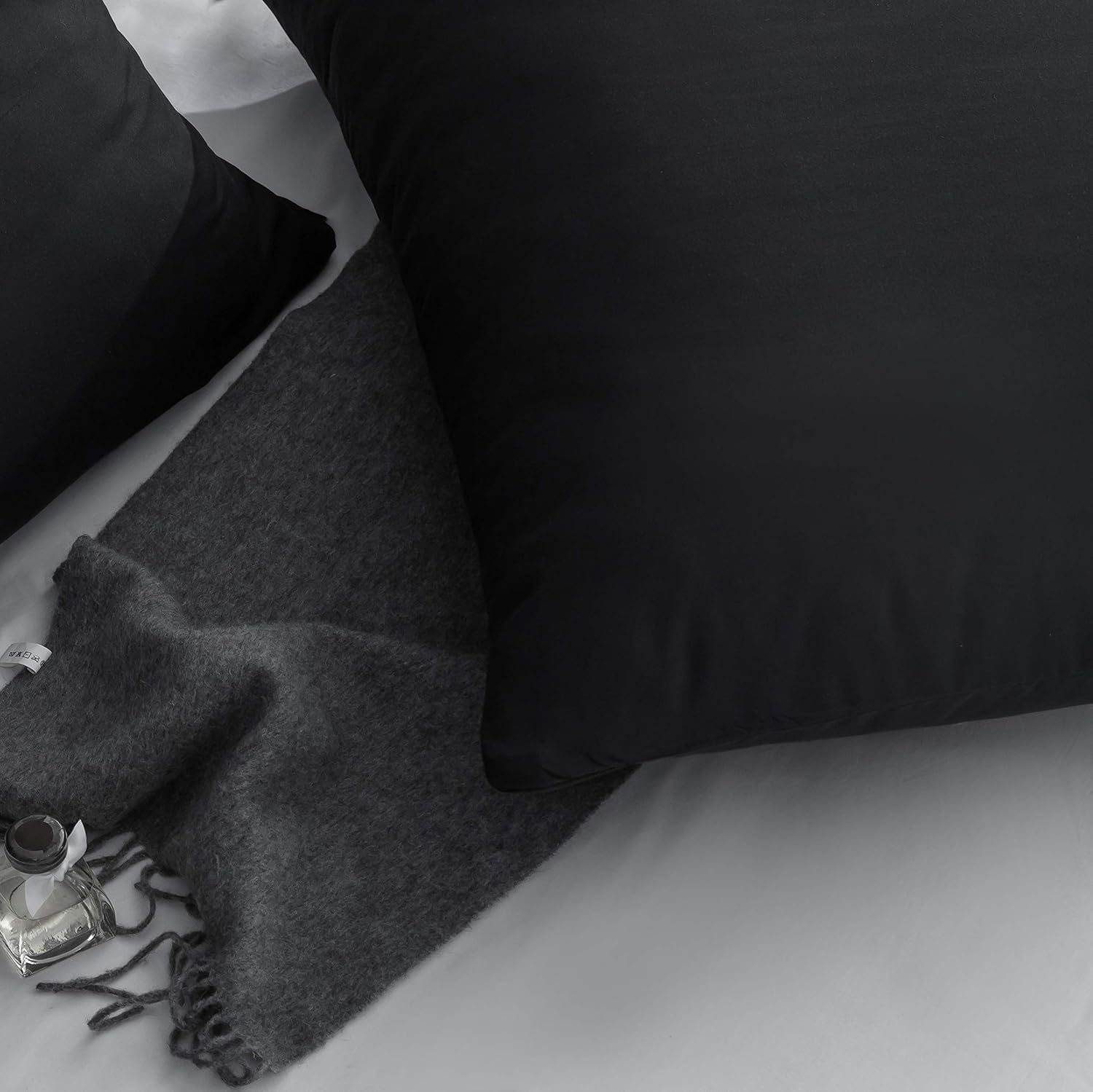 2-piece set pillowcase high quality & quality pillow cover with zipper 100% Microfiber (80 x 80 cm, Black) 3