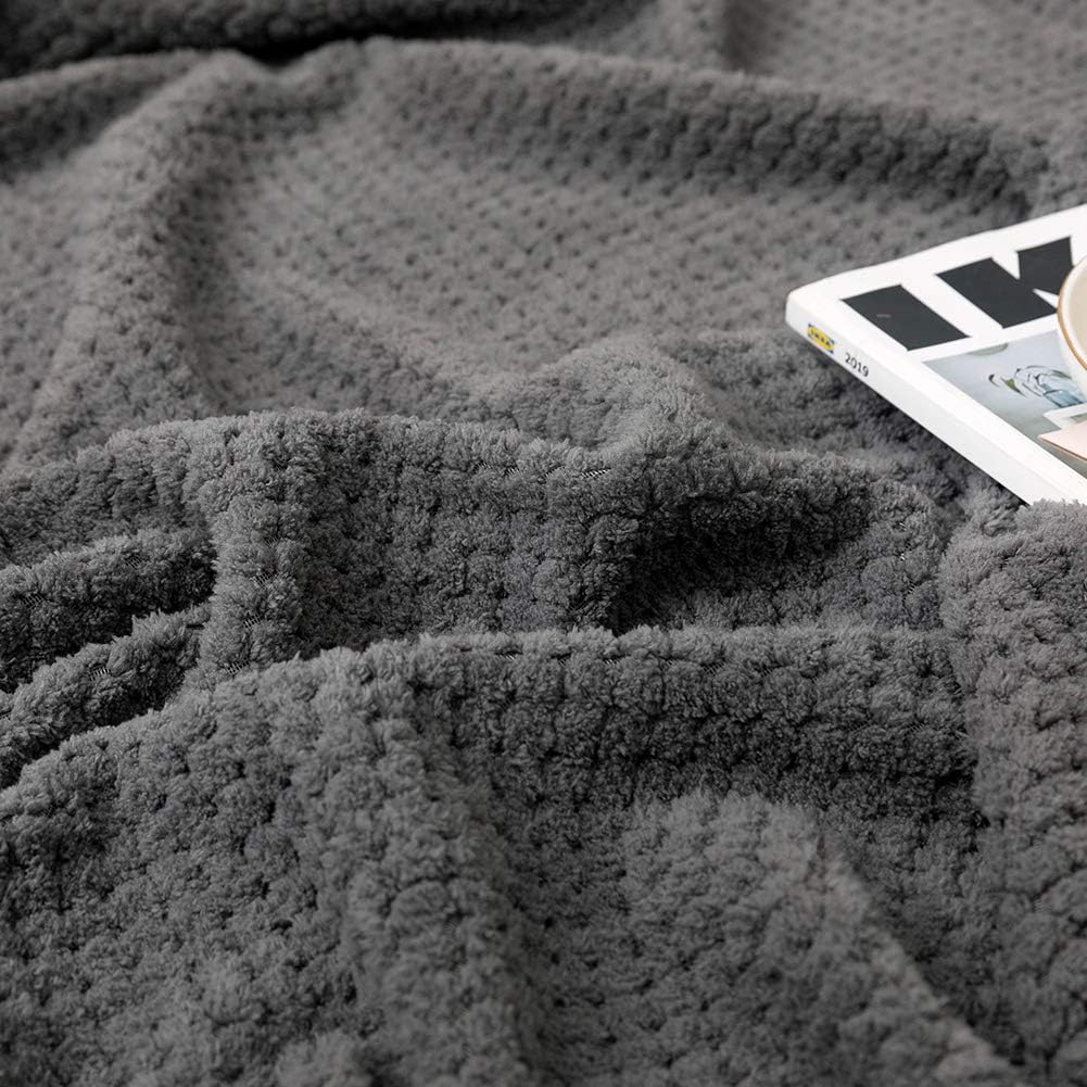 240GSM Kuscheldecke Wohndecke 220x240cm hochwertige Flauschige Waffelpique Decke Grau - weiche Microfaser Flanell Sofadecke 3