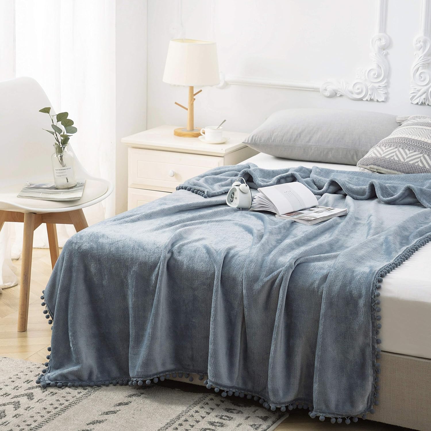 AYSW Flannel Blanket Twin Size Gray Super Soft with Decorative Pompom Balls 300 GSM Ultra Warm and Fluffy Multifunction Blanket for Couch Bed Seat Travel 5