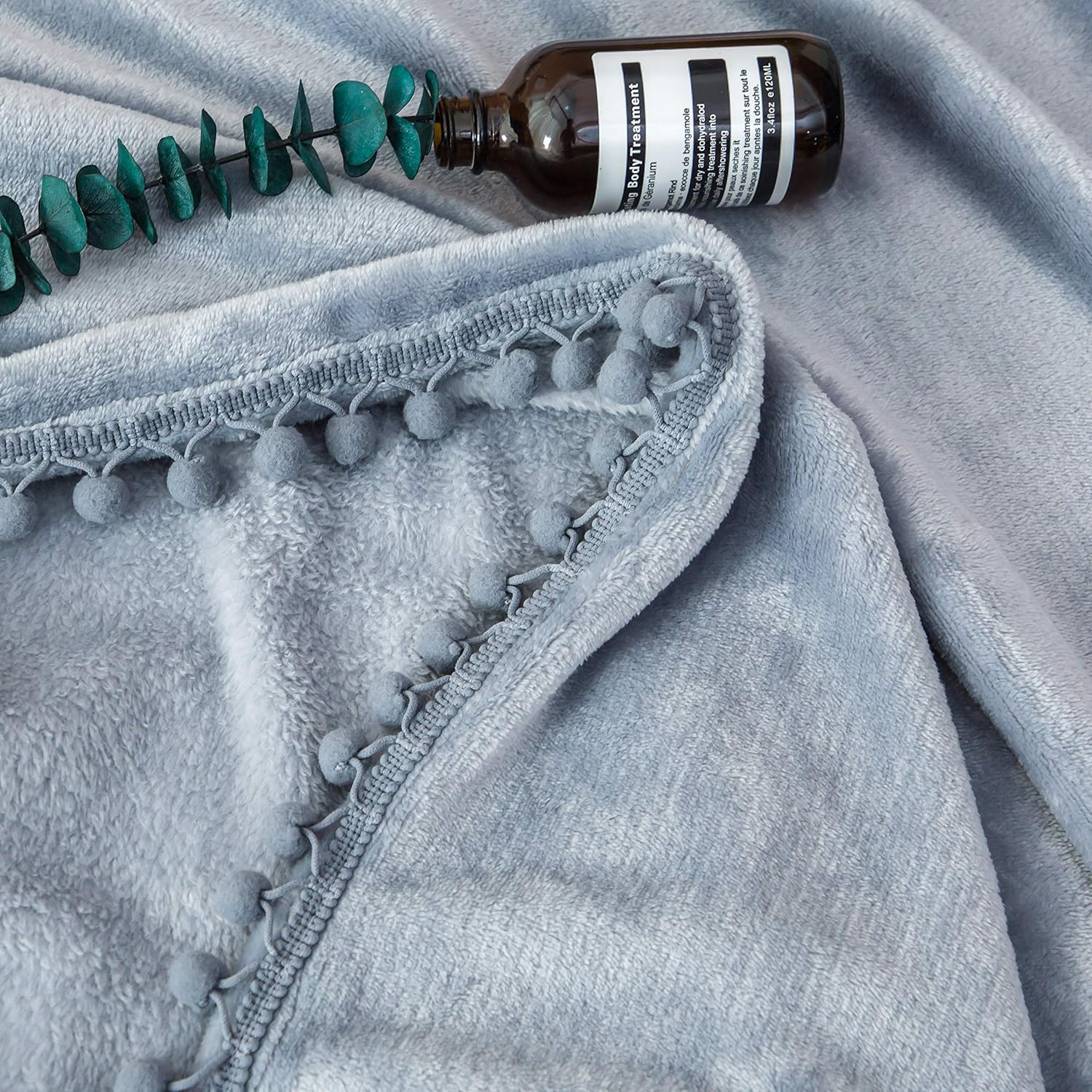 Fluffy Cuddle Blanket with Pompoms Solid Grey 150x200cm - warm & soft Microfiber flannel Fleece Blanket, Wrinkle-resistant Living Blanket/Sofa Blanket 4