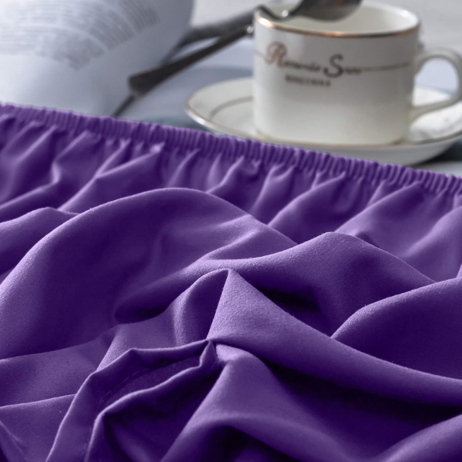 Cache-sommier AYSW Taille Queen 14 inch Drop Premium Doux et Confortable 1800 Microfibre Brossée Volant Anti-poussière Trois Côtés en Tissu Wrap Around avec Élastique Sans Top Facile à Enfiler Purple Holiday 6