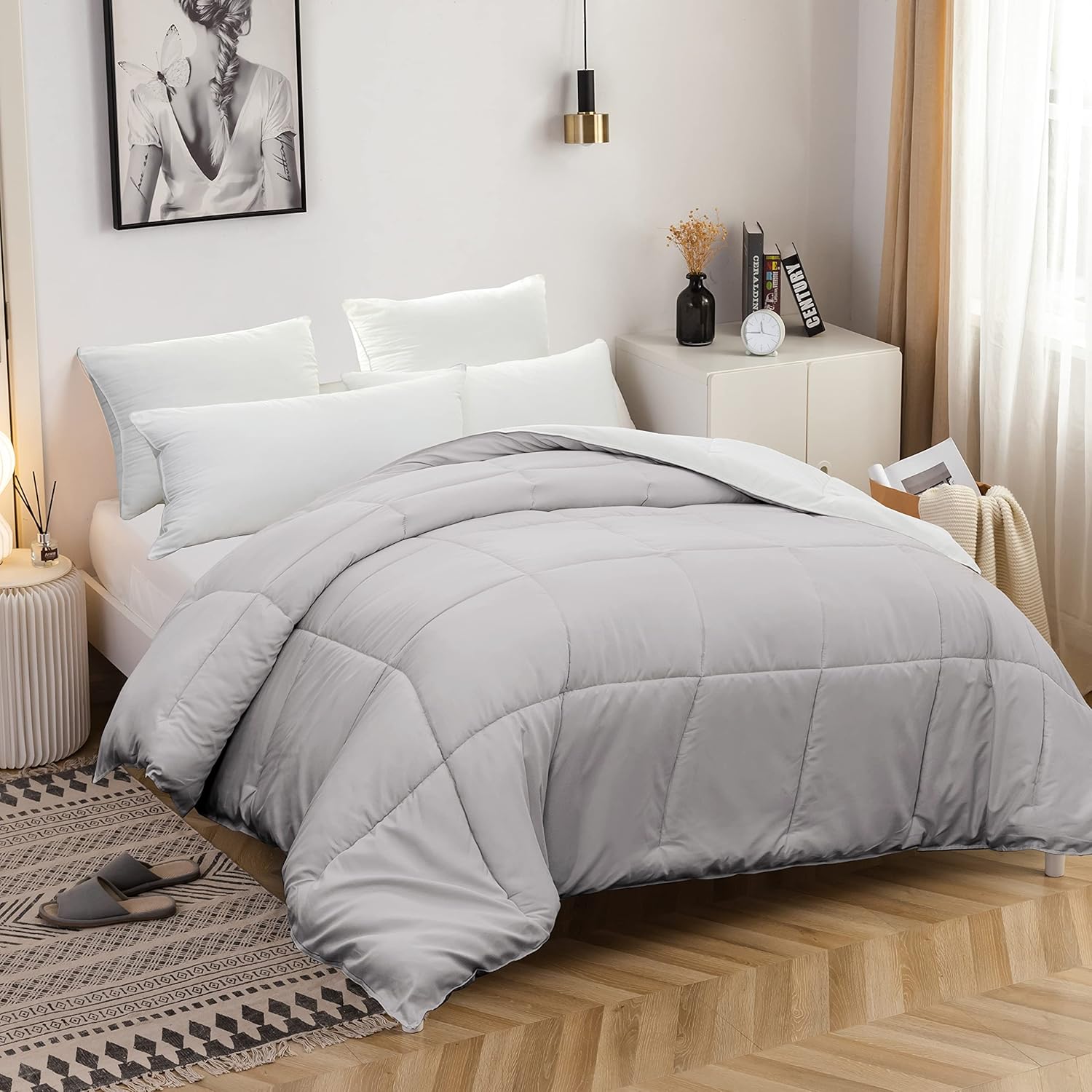 AYSW Two-Tone Duvet Warm in winter 450g/m² Thick 220x240cm Hypoallergenic Light Grey + White Reversible Bed Duvet 2 Person Comforter 2