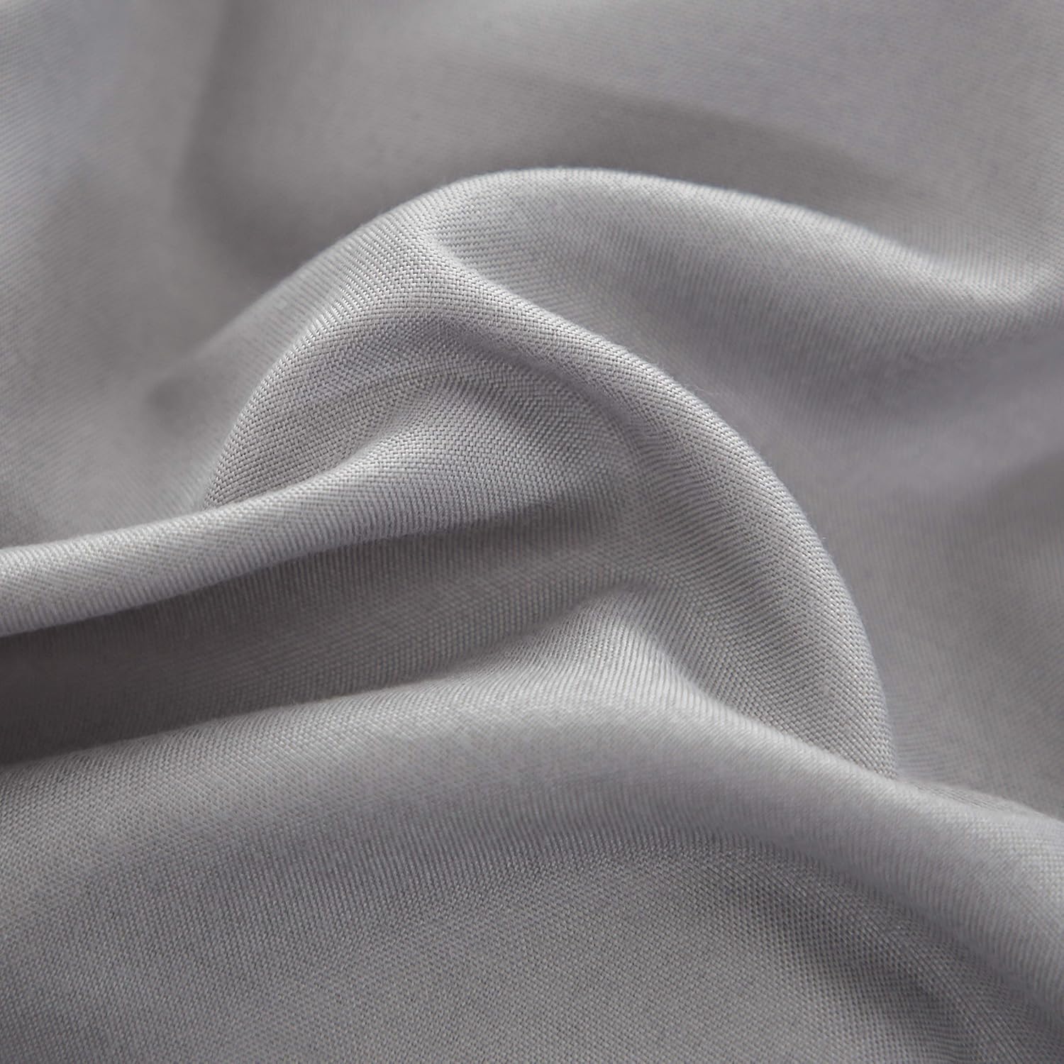 AYSW Two-Tone Duvet Warm in winter 450g/m² Thick 220x240cm Hypoallergenic Light Grey + White Reversible Bed Duvet 2 Person Comforter 4