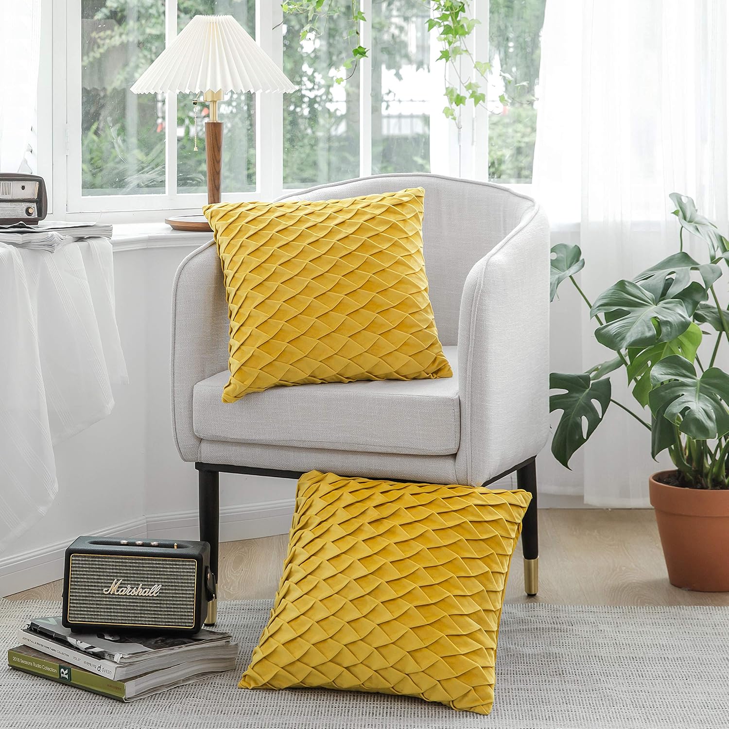 Cushion cover (45 x 45 cm, Lemon Yellow) 2