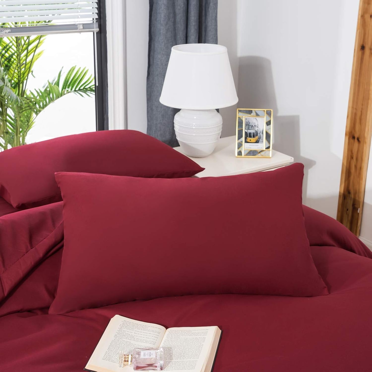 Warm Bedding Set and Fitted Sheet King Size 110GSM 4 Pieces Brushed Microfiber Duvet Cover with Pillowcases Luxury with 16'' Deep Pocket Bed Sheet Soft Fade Resistant Burgundy 9