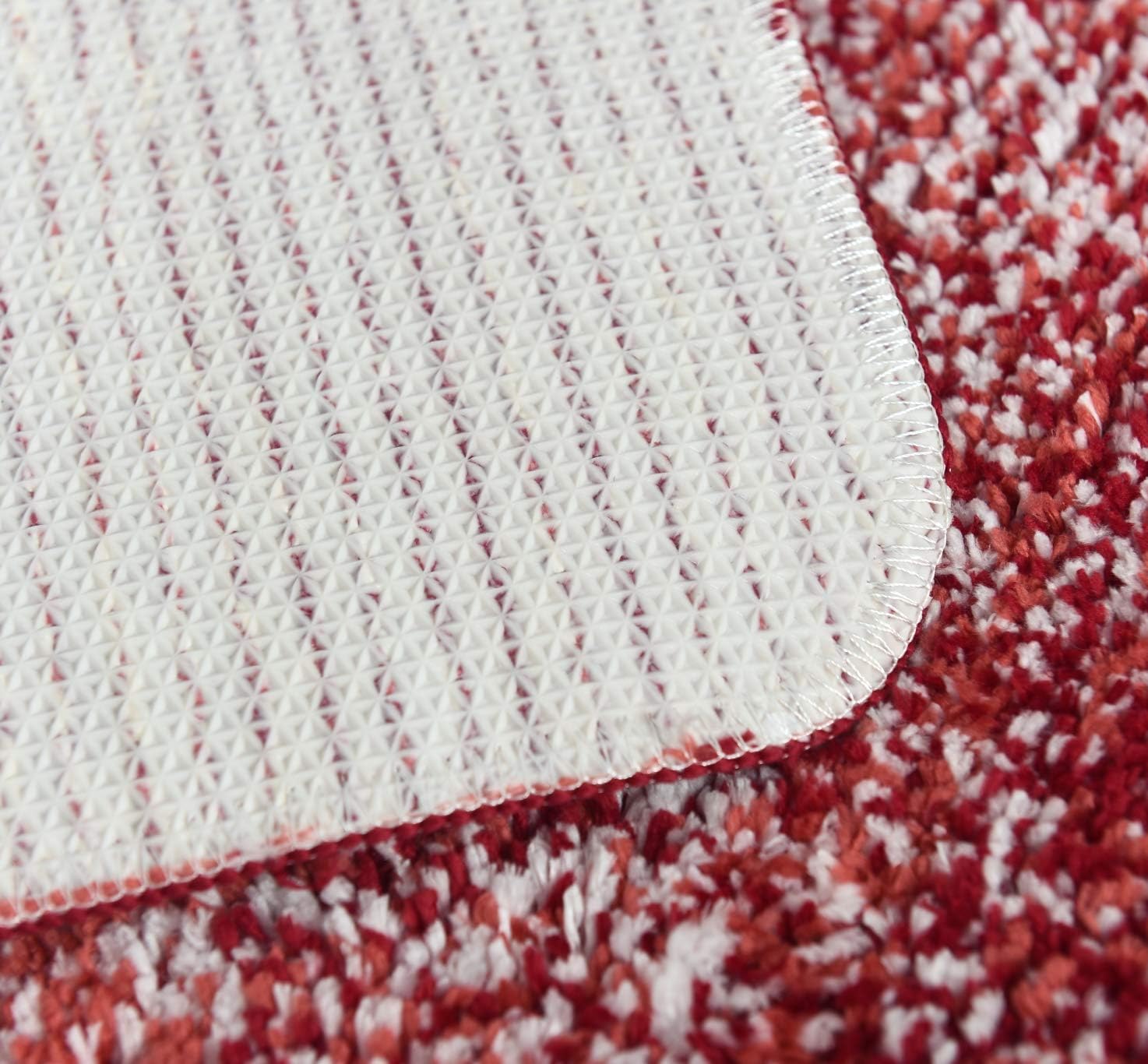 AYSW Badematte Badteppiche 20"x32" Luxuriöse weiche Shaggy-Mikrofaser-Oberfläche rutschfeste Indoor-Teppiche absorbierende Plüsch-Bodenmatten schnelltrocknend Gradient Red Maschinenwaschbar (Red to Blush) 4