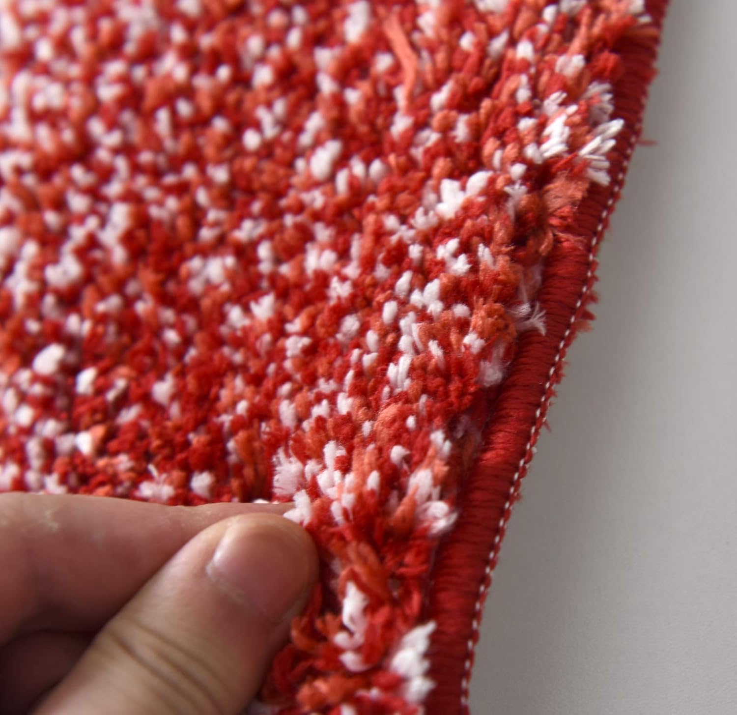 AYSW Badematte Badteppiche 20"x32" Luxuriöse weiche Shaggy-Mikrofaser-Oberfläche rutschfeste Indoor-Teppiche absorbierende Plüsch-Bodenmatten schnelltrocknend Gradient Red Maschinenwaschbar (Red to Blush) 6