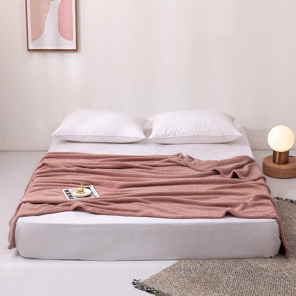 Blanket 220x240cm Pink Plaid Pompon Warm Soft Comfortable Fleece Bedspread Sofa Throw Fluffy thick flannel 2