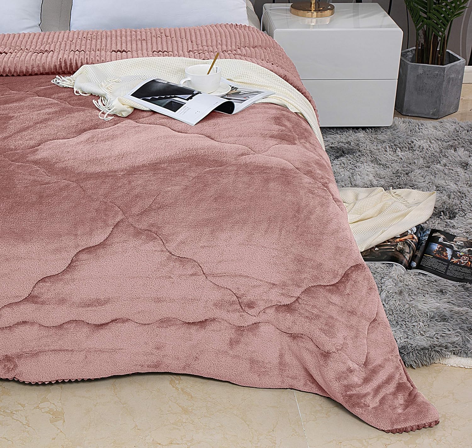 AYSW 4 Season Flannel Duvet 220x240cm Hypoallergenic Embossed Stripes Bed Duvet Old Rose Reversible 2 Person Comforter 3
