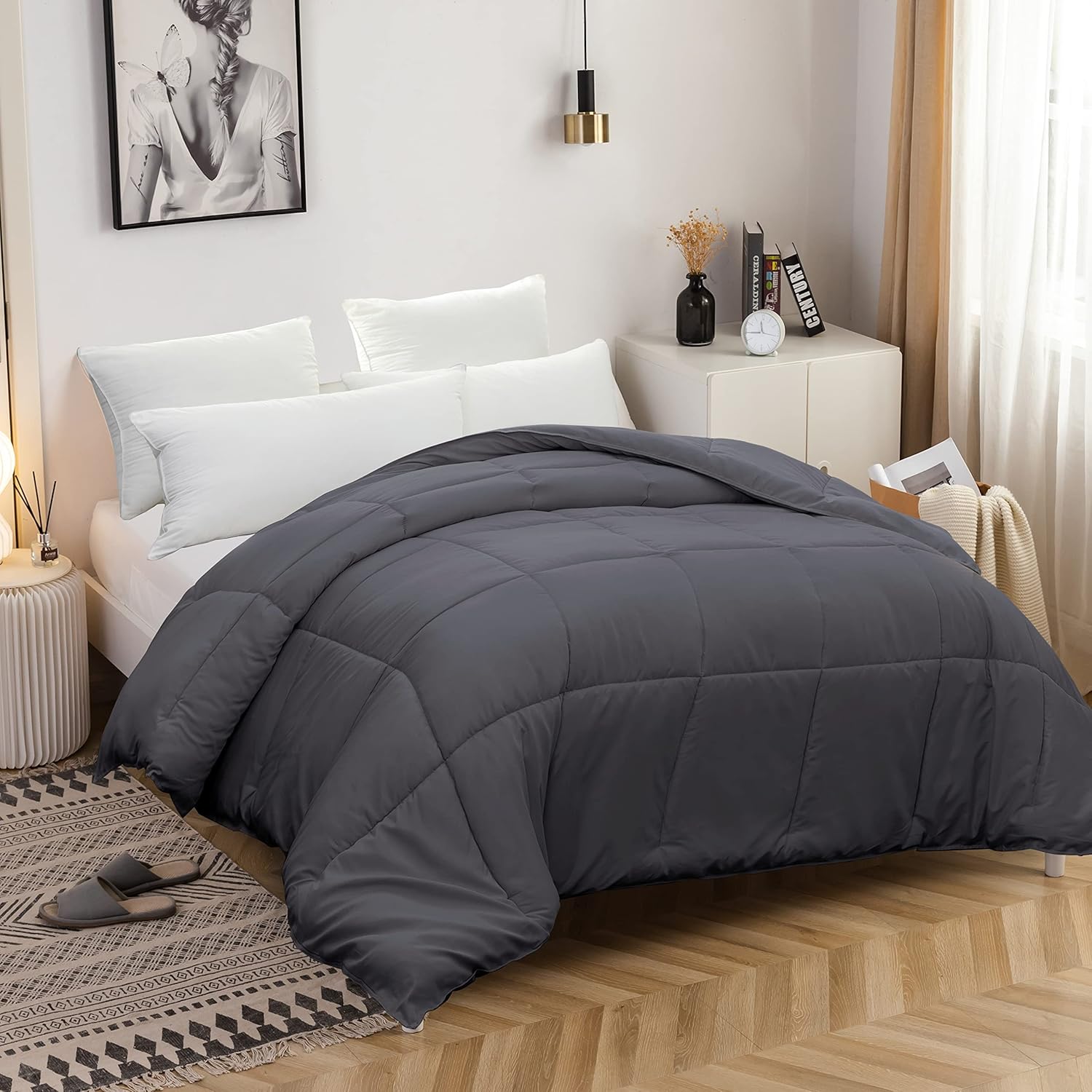AYSW Lightweight Flannel Duvet 220x240cm Hypoallergenic Embossed Stripes Grey Reversible Bed Duvet 2 Person Comforter 2