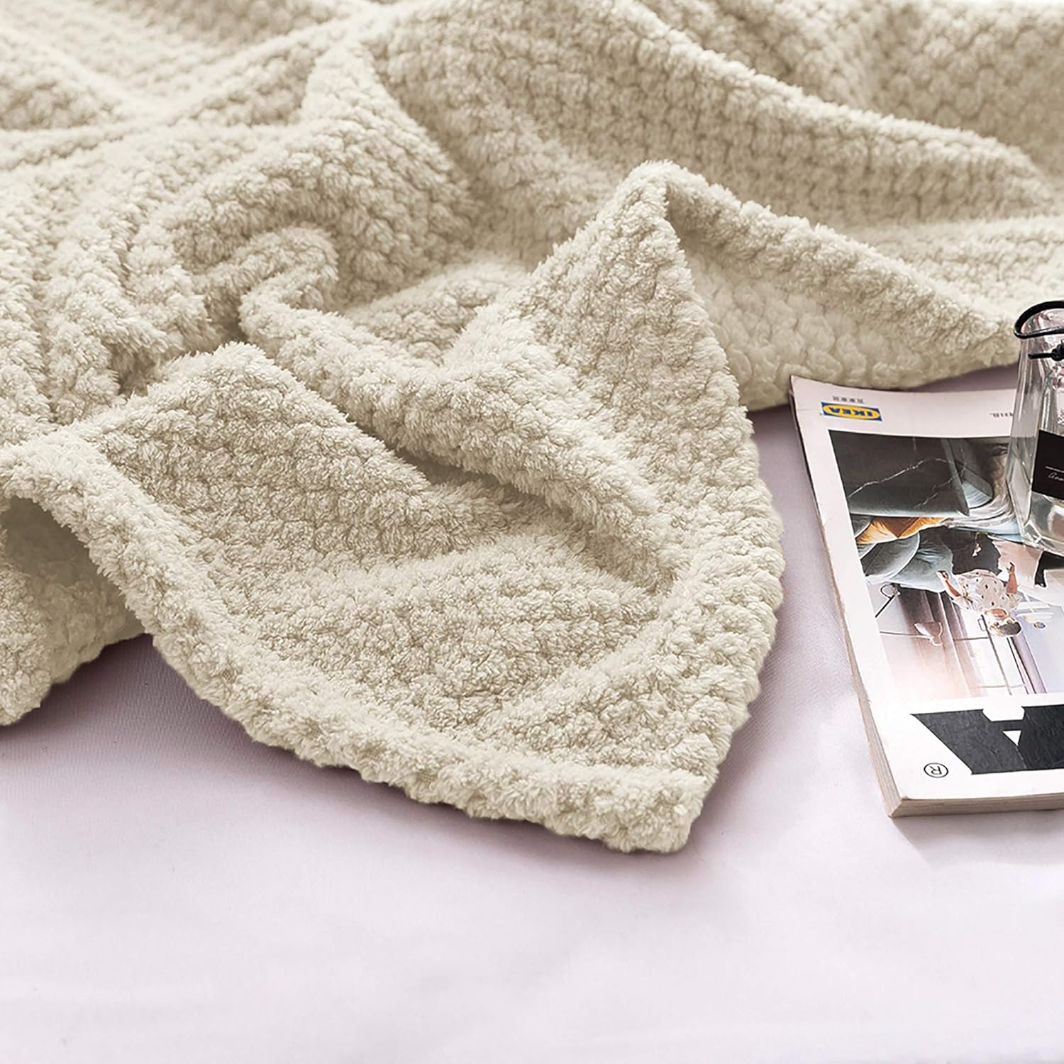240GSM Kuscheldecke Wohndecke 220x240cm hochwertige Flauschige Waffelpique Decke Creme - weiche Microfaser Flanell Sofadecke 5