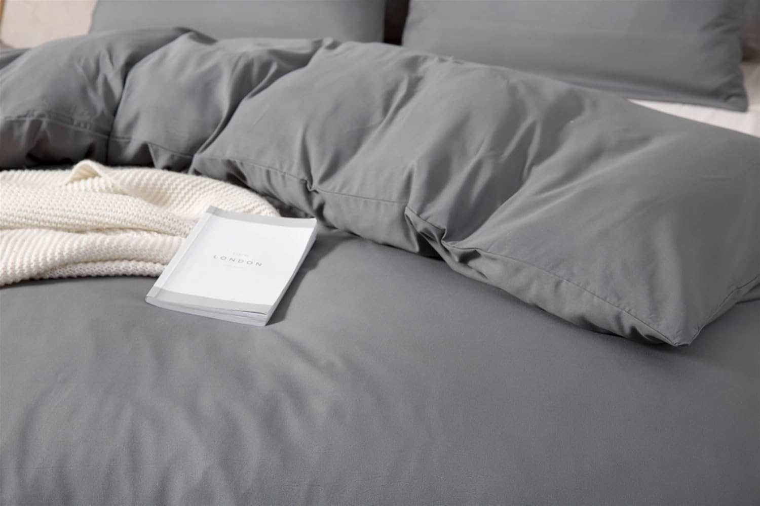 AYSW Set Copripiumino Matrimoniale in Microfibra - 1 Copripiumino 220x240 Grigio + 2 federe 50x80cm Grigio 4