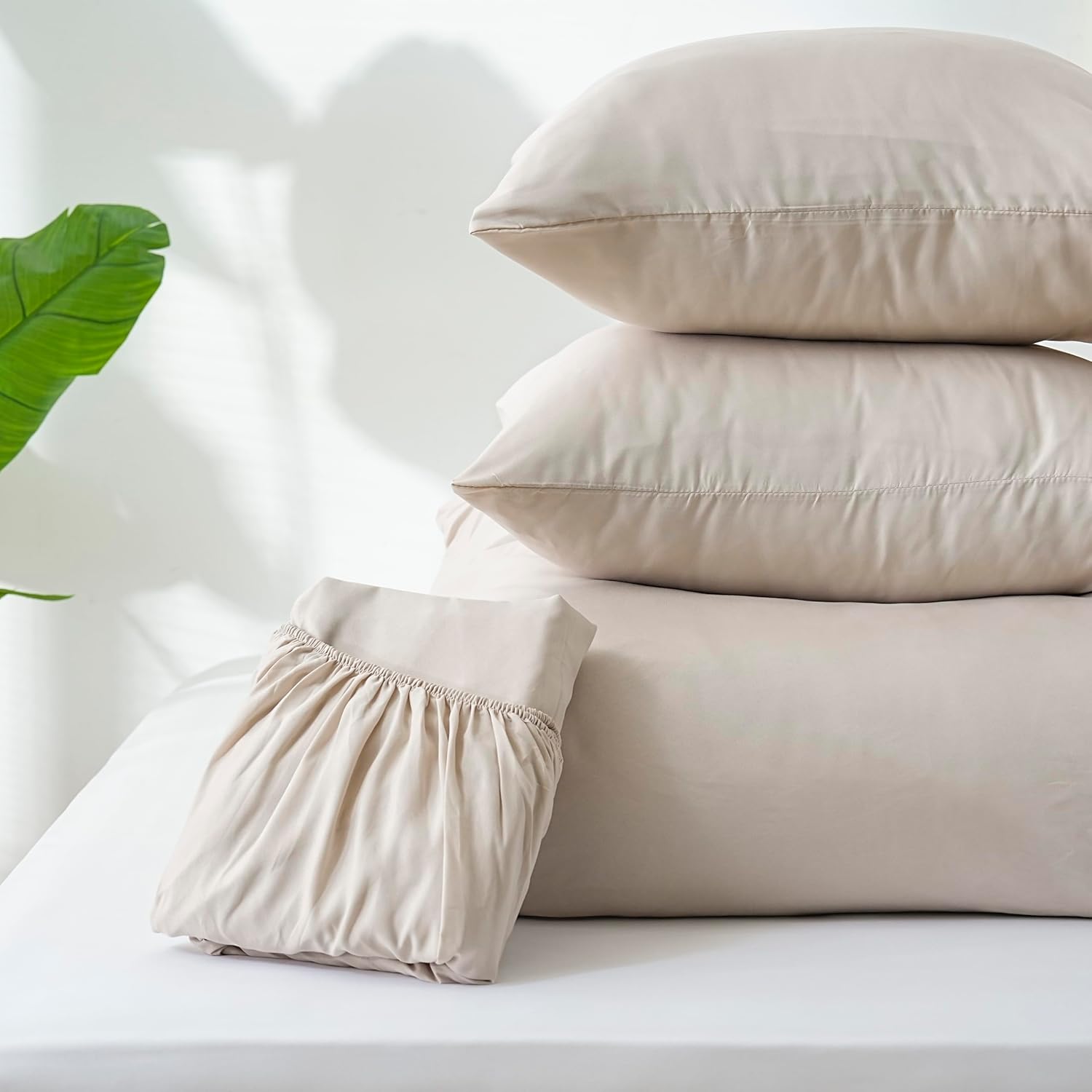 AYSW 4-Piece Bedding Set Duvet Cover 240x260cm + Fitted Sheet 160x200cm 30cm Pocket + 2 Pillowcases 65x65cm 2 Person Duvet Cover Set Light Beige 80 Threads/cm² Microfiber 9
