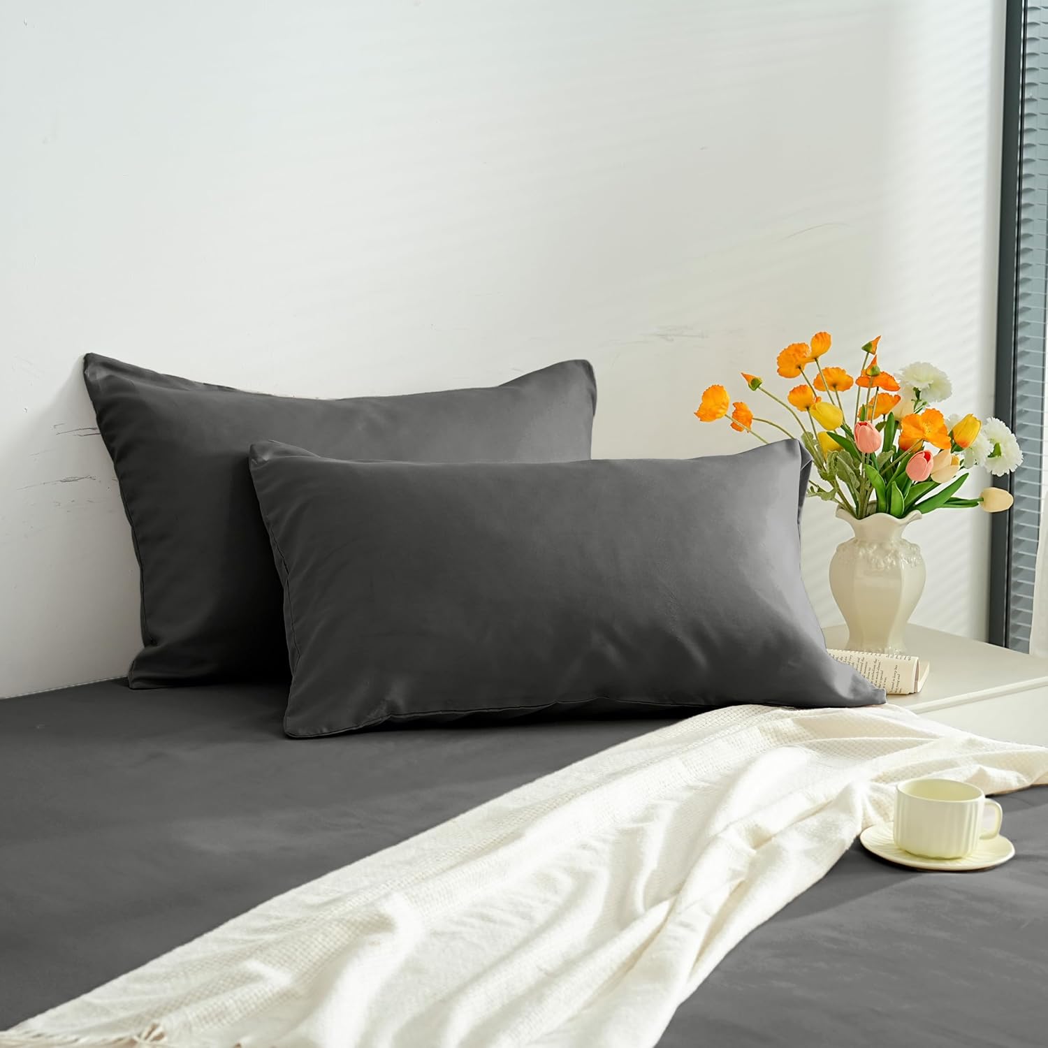 Set of 2 Lightweight Pillowcase 50x70 cm in Microfiber 80 Threads/cm² with Envelope Closure Pillowcase Pillow Protector Cushion Cover Soft and Washable 2