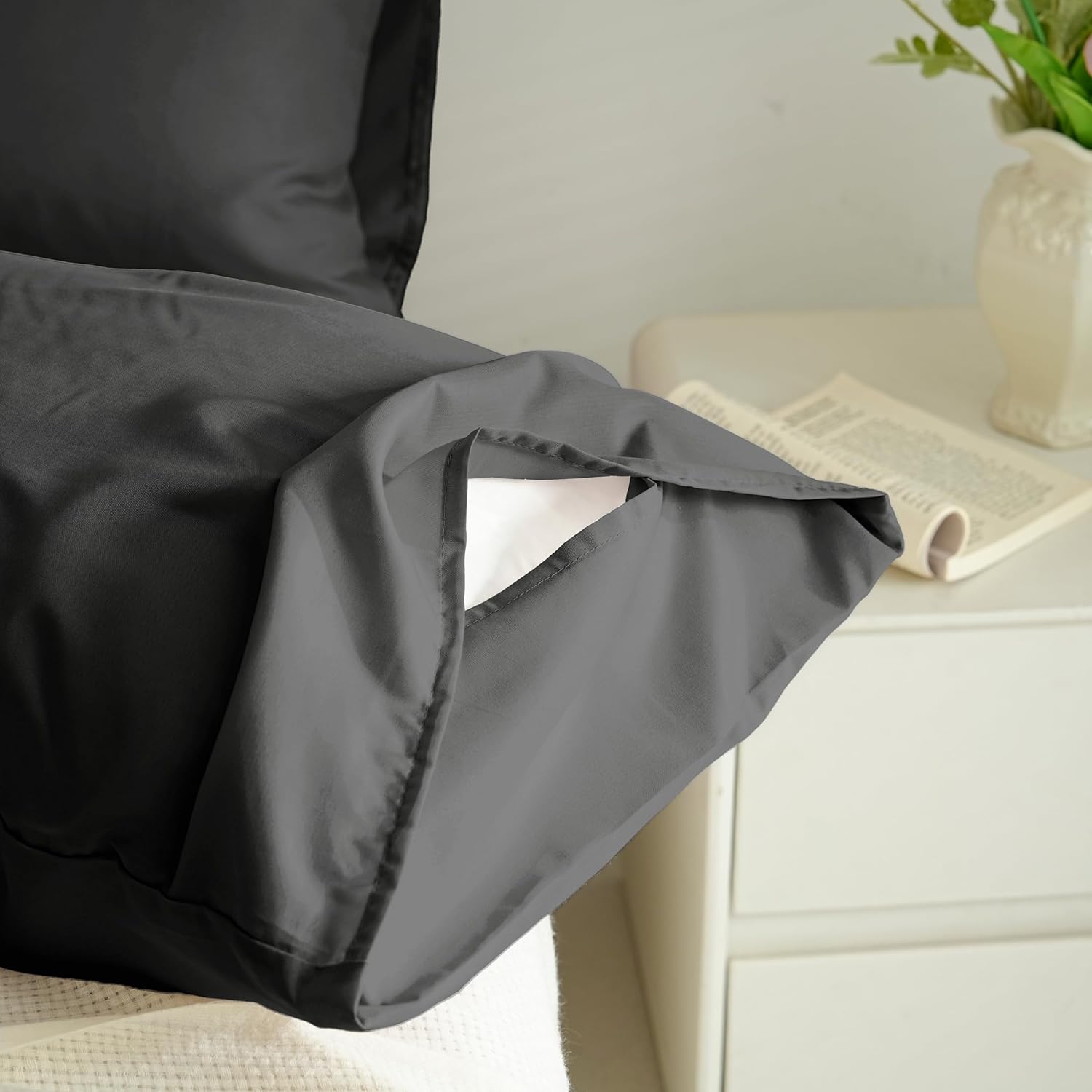 Set of 2 Lightweight Pillowcase 50x70 cm in Microfiber 80 Threads/cm² with Envelope Closure Pillowcase Pillow Protector Cushion Cover Soft and Washable 8