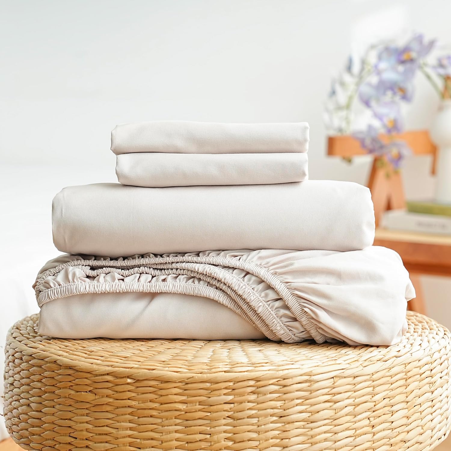 AYSW 4-Piece Bedding Set Duvet Cover 220x240cm + Fitted Sheet 140x190/200cm with 2 pillowcases 65x65cm Beige for 2 Persons 100 Thread Count/cm² in Microfiber 9
