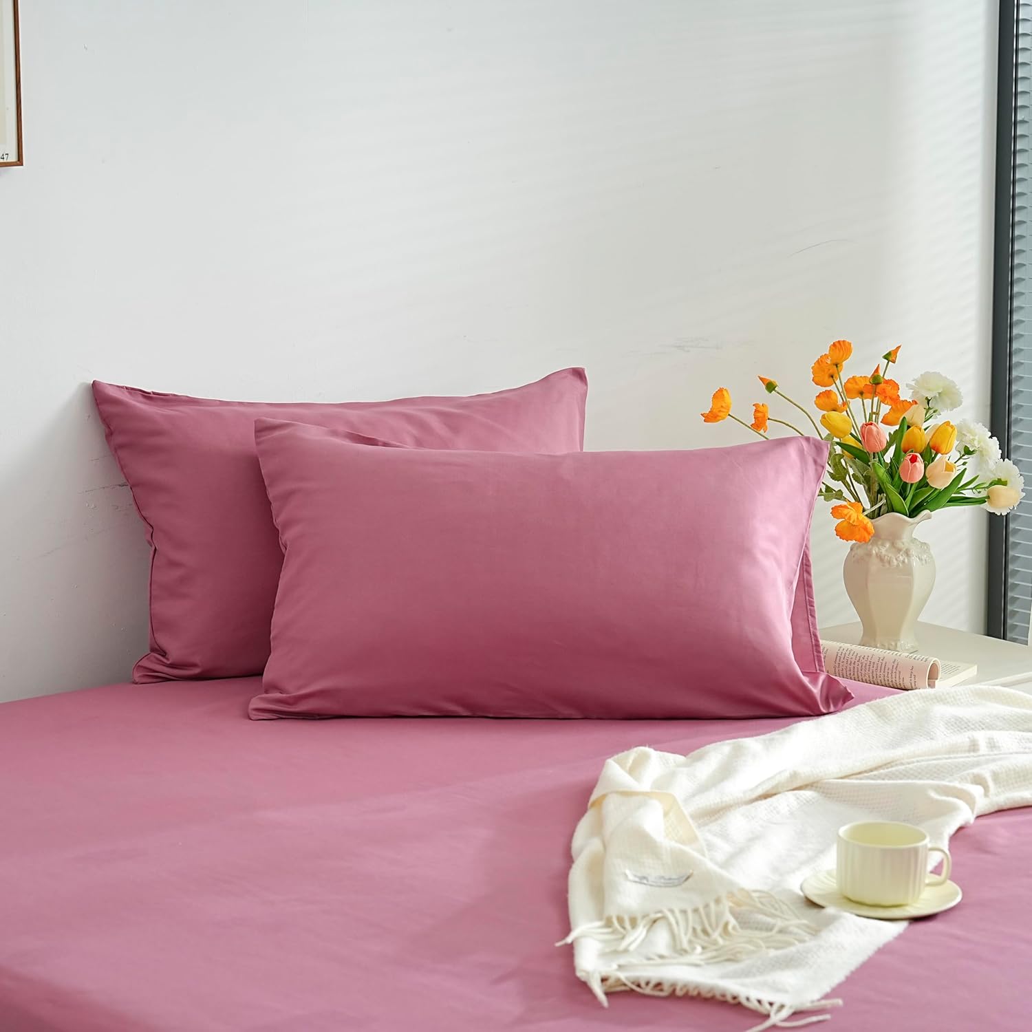 Set of 2 Lightweight Pillowcase 50x70 cm in Microfiber 80 Threads/cm² with Envelope Closure Pillowcase Pillow Protector Cushion Cover Soft and Washable 3