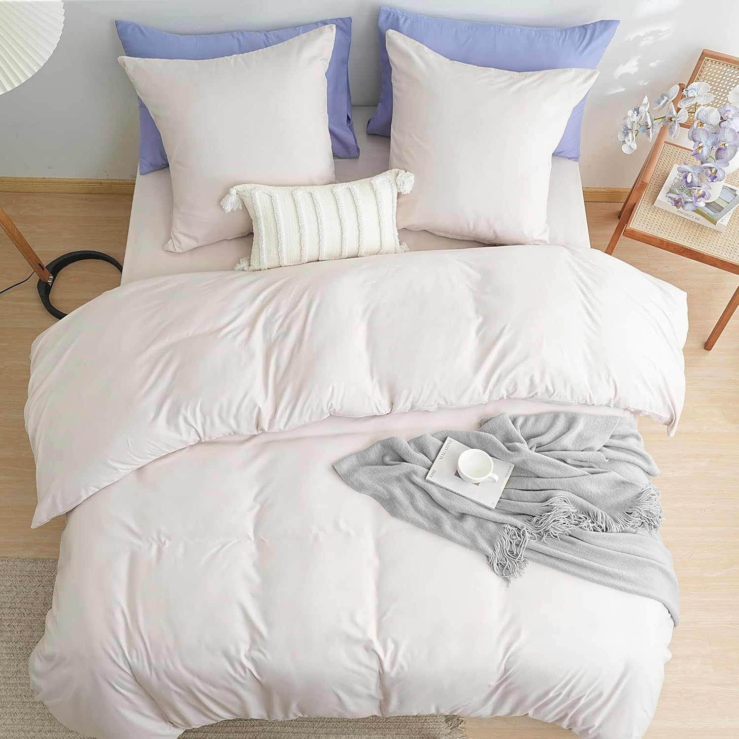 AYSW 4-Piece Bedding Set Duvet Cover 240x260cm + Fitted Sheet 180x200cm with 2 pillowcases 65x65cm Beige for 2 Persons 100 Thread/cm² in Microfiber 4
