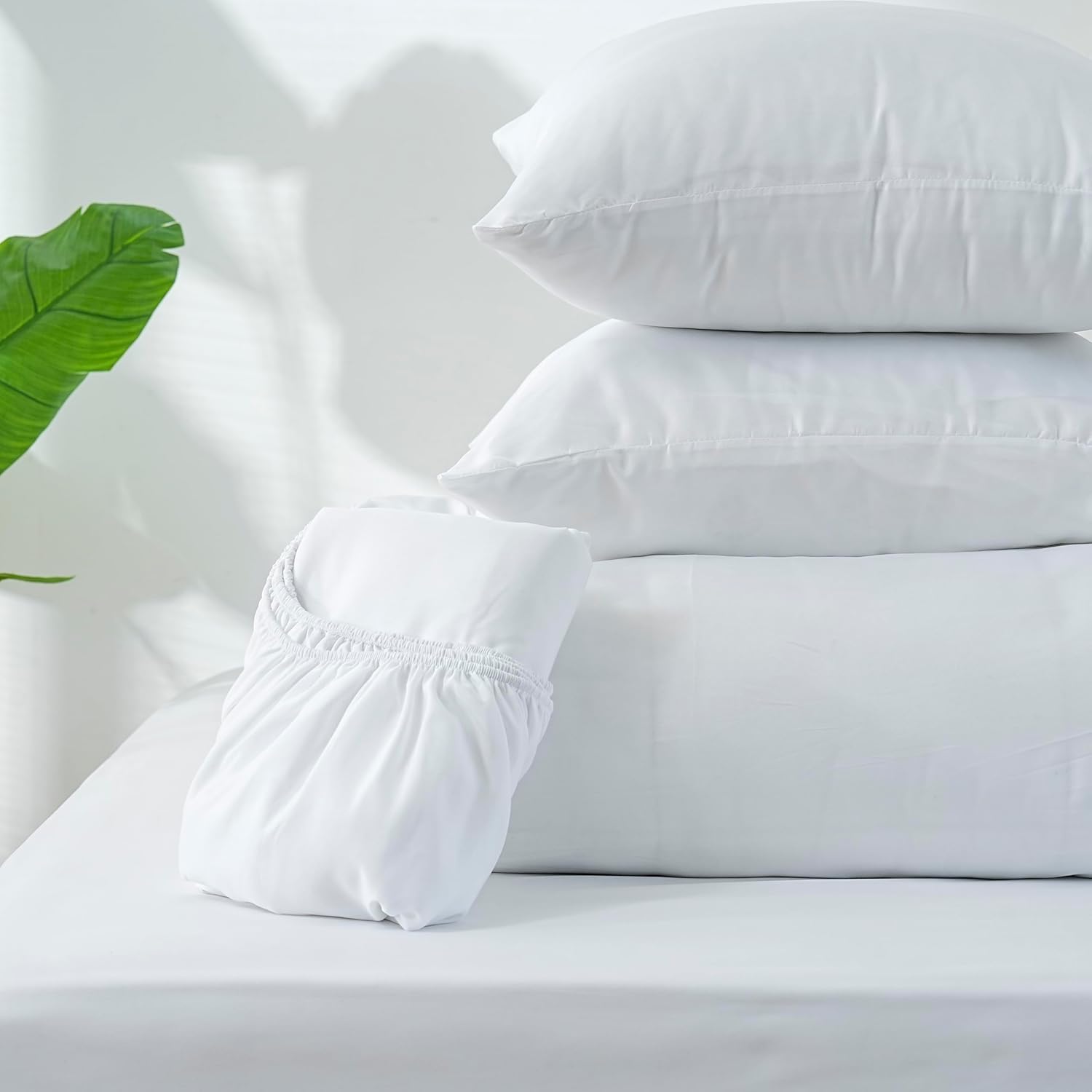 AYSW 4-Piece Bedding Set Duvet Cover 220x240cm + Fitted Sheet 180x200cm 30cm Pocket + 2 Pillowcases 65x65cm 2 Person Duvet Cover Set White Light 80 Threads/cm² Microfiber 9