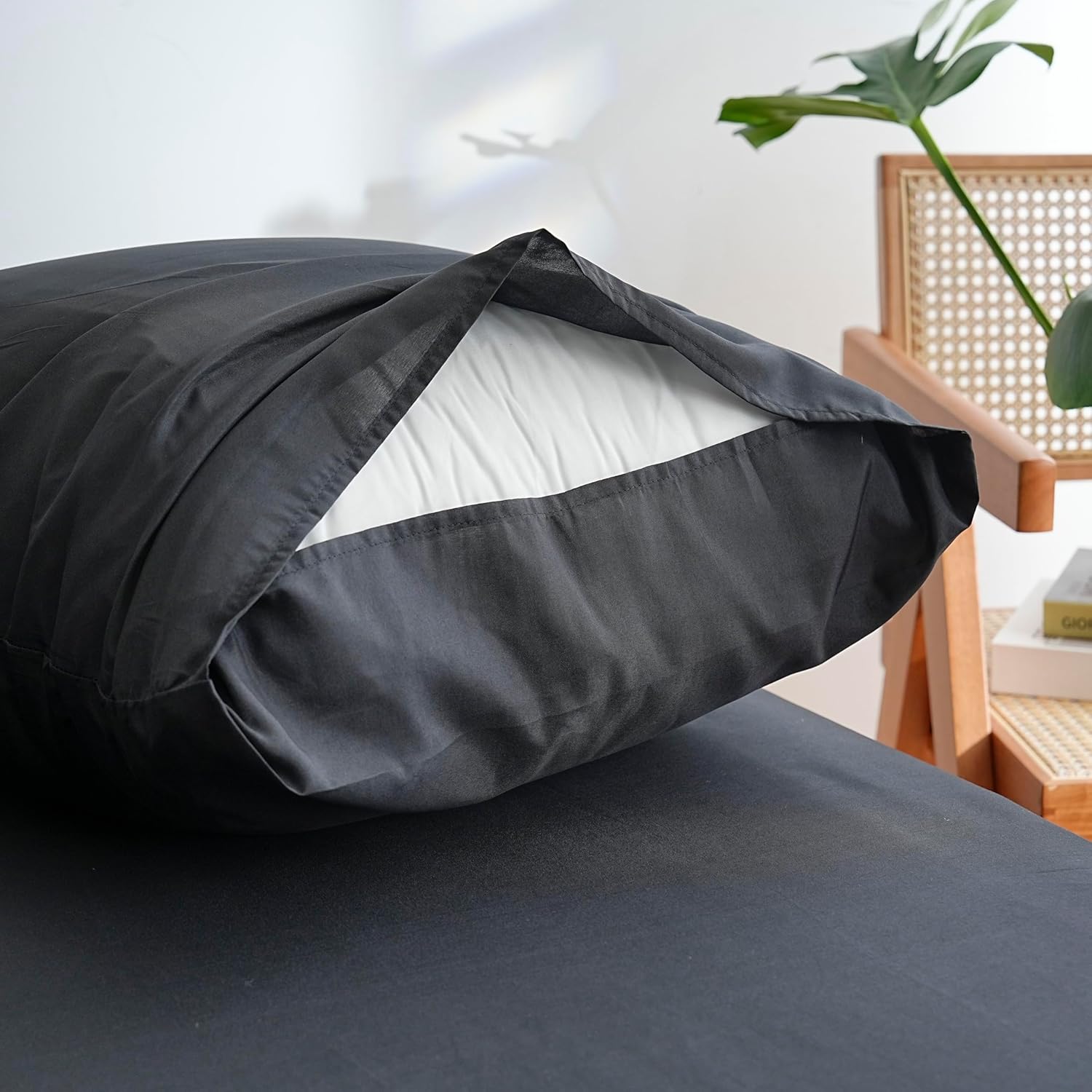AYSW Housse de Couette 200x200cm+2 Taies d'oreillers 65x65cm Noir Normal Parure de Lit Adulte 2 Personnes 80 Fils/cm² en Microfibre Parure Housse Couette 4