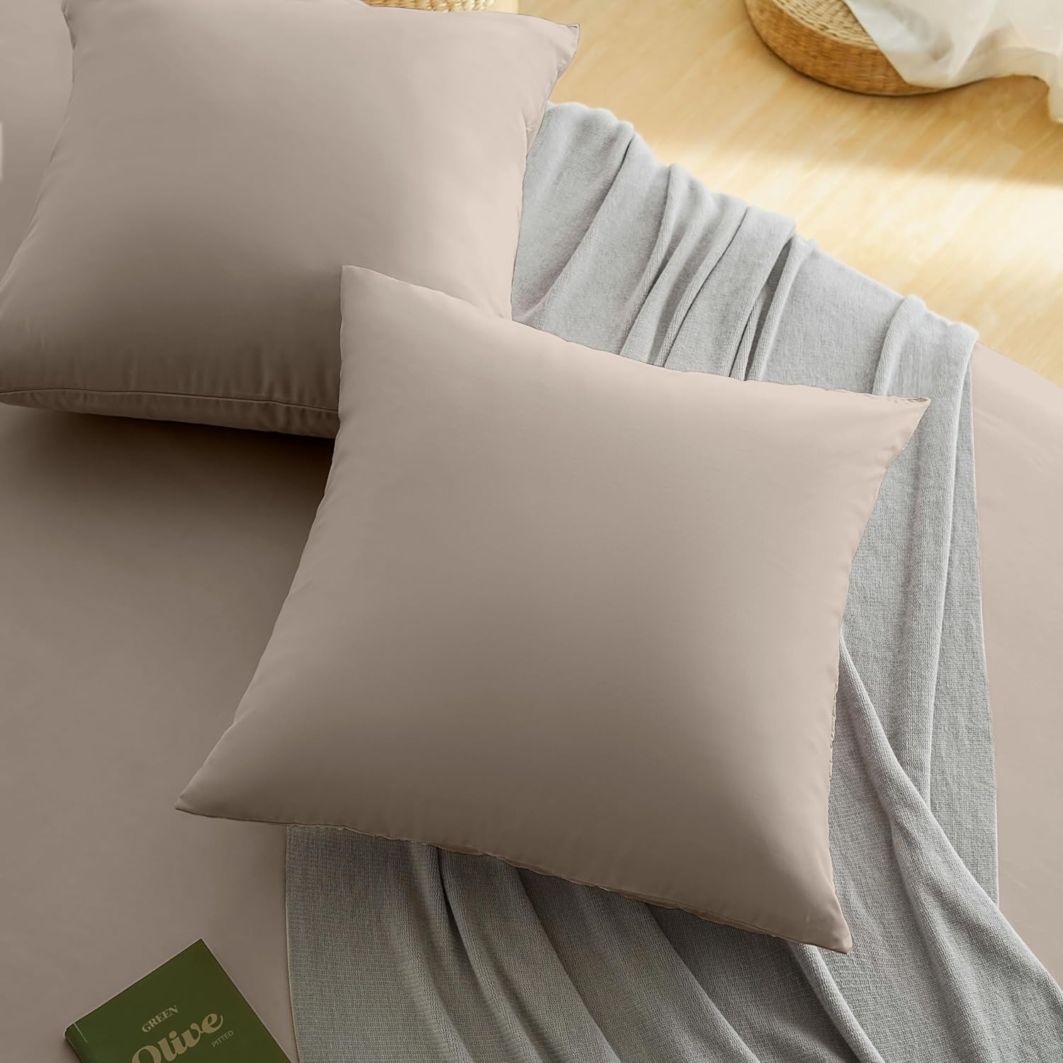 AYSW Lot de 2- Taies d'oreiller 65x65cm Kaki Housse d'oreiller avec Une Fermeture Eclair en Microfibre 4