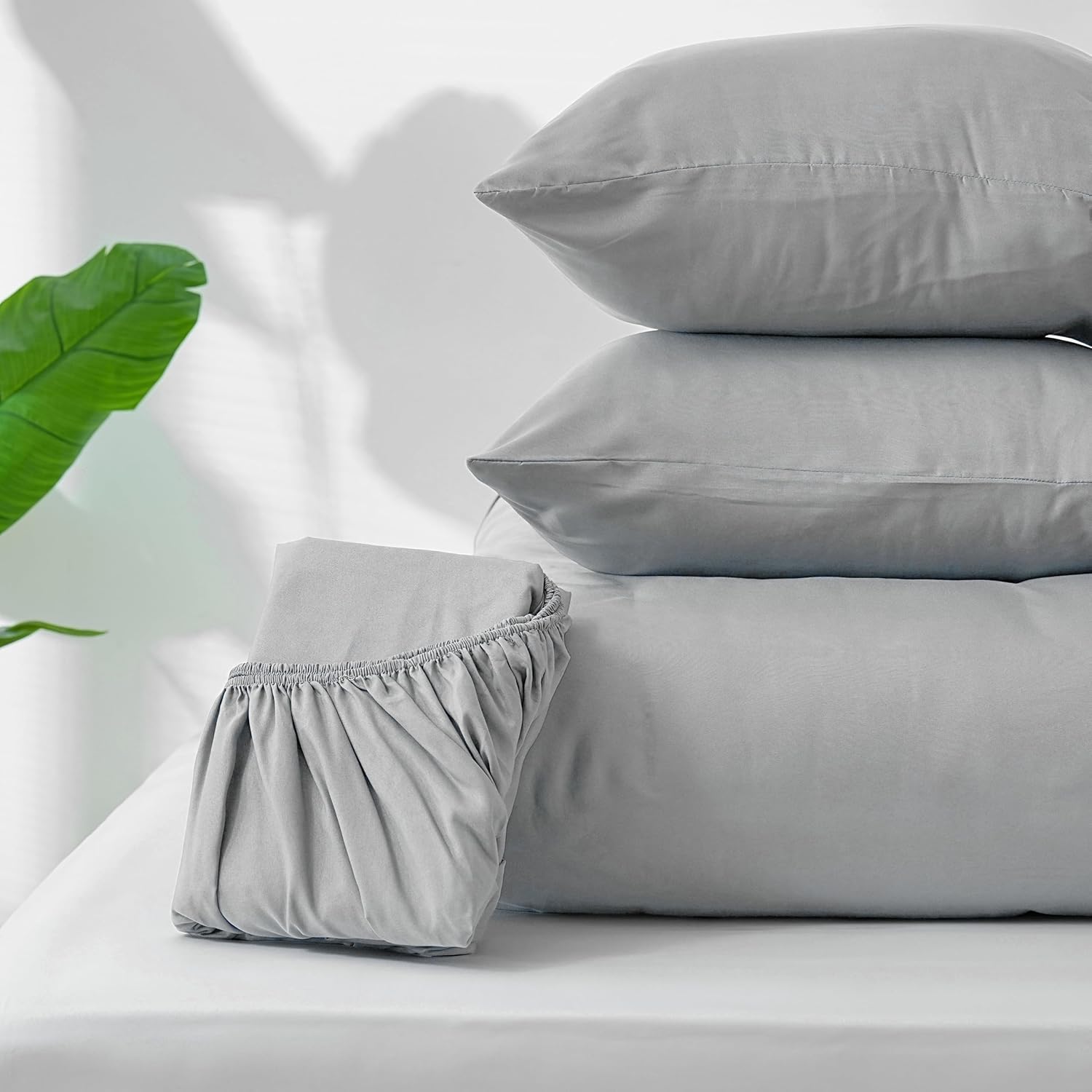AYSW Parure de Lit 4 Pièces Housse de Couette 200x200cm + Drap Housse 160x200cm Bonnet 30cm + 2 Taies d'oreiller 65x65cm 2 Personnes Ensemble Housse de Couette Gris Clair Léger 80 Fils/cm² Microfibre 9